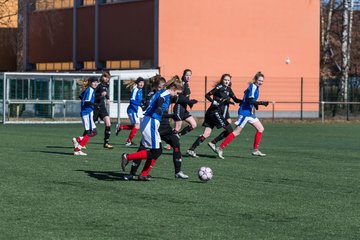Bild 385 - B-Juniorinnen Halbfinale SVHU - Holstein Kiel : Ergebnis: 3:0
